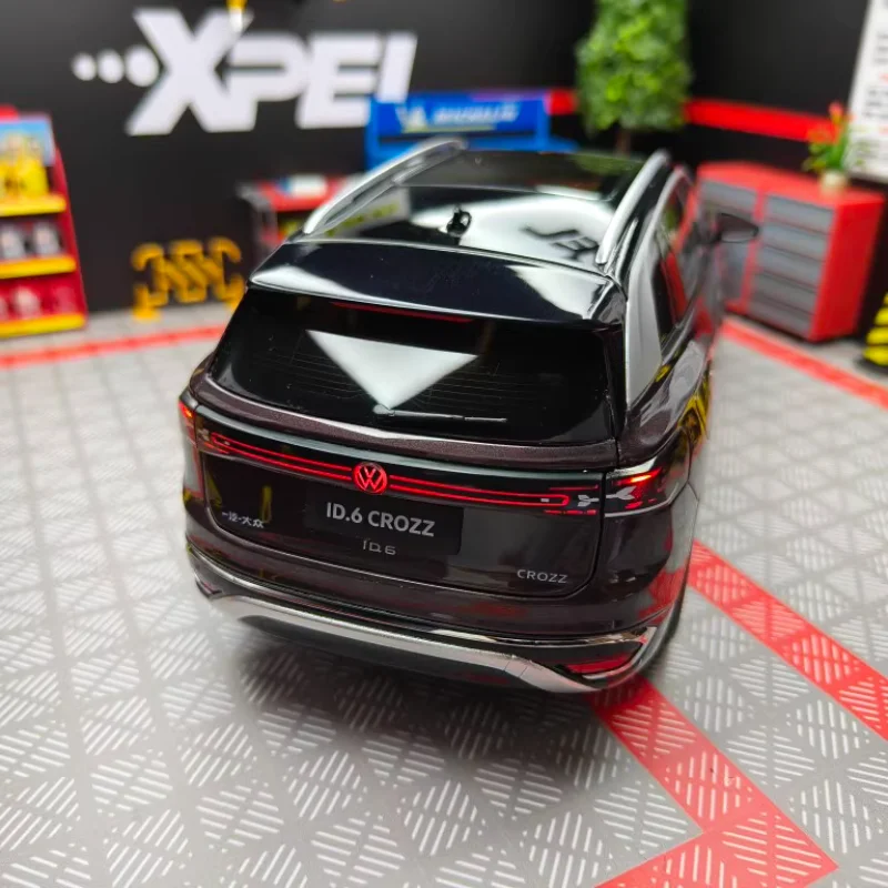 Diecast escala 1:18 VW ID6 Crozz Original de fábrica luces delanteras y traseras de coche completo modelo de coche de aleación juguete coleccionable regalo recuerdo