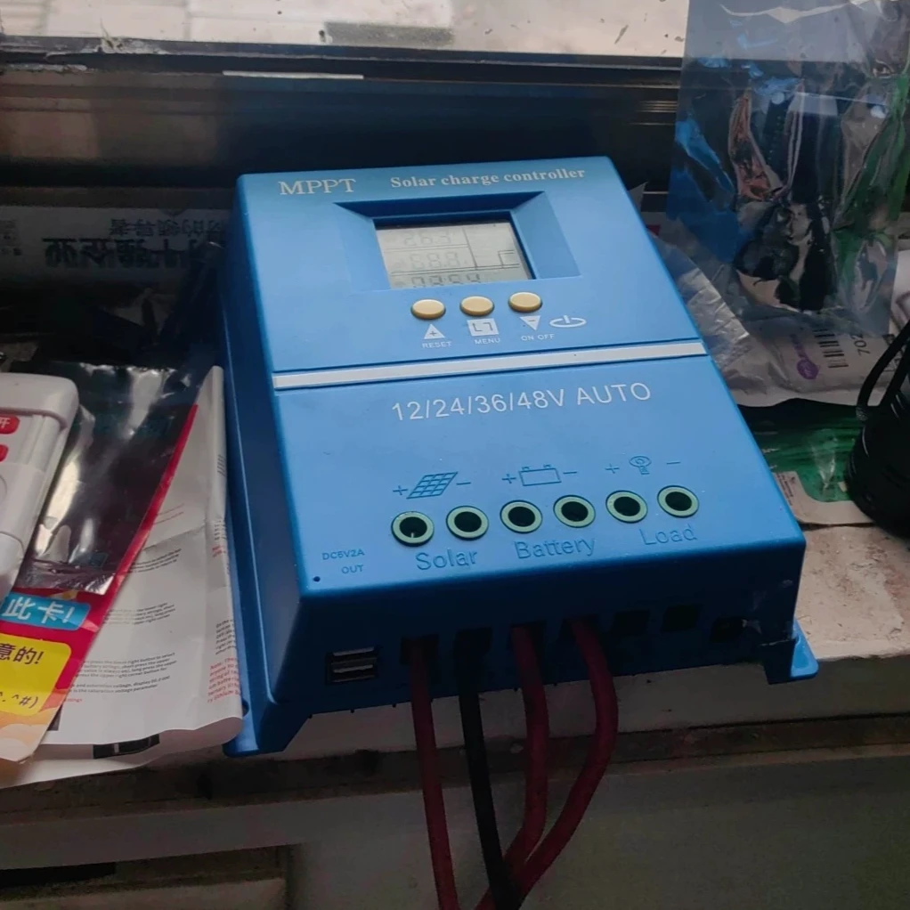 Auto Solar Panel Chargers Regulator 60A 80A 100A MPPT Charging Controller with LCD Display Efficient with LCD Display
