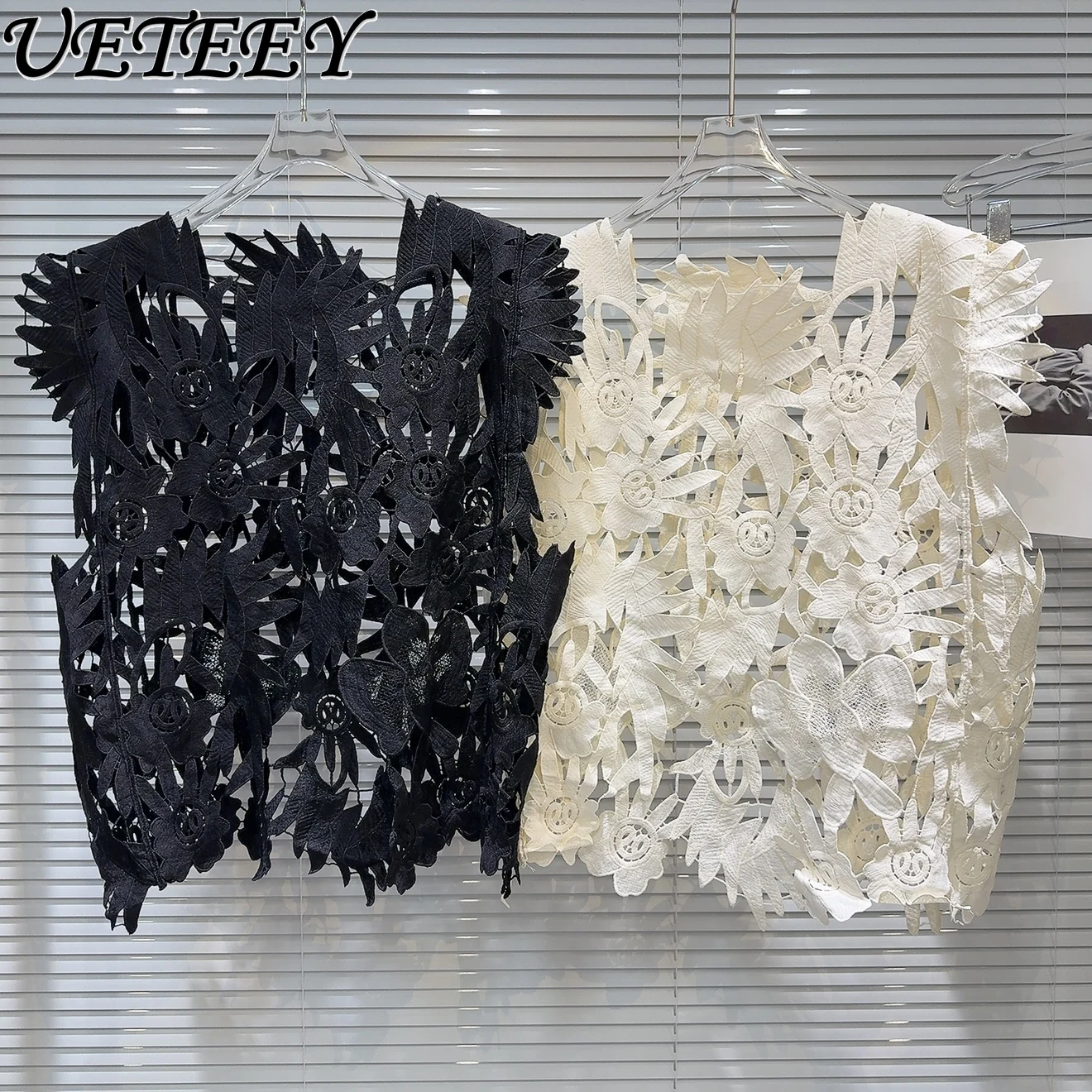 

Summer New Niche Flower Hollow Metal Belt Design Vest Top Niche Design Versatile Sleeveless Black White T Shirt Vest Outer Wear