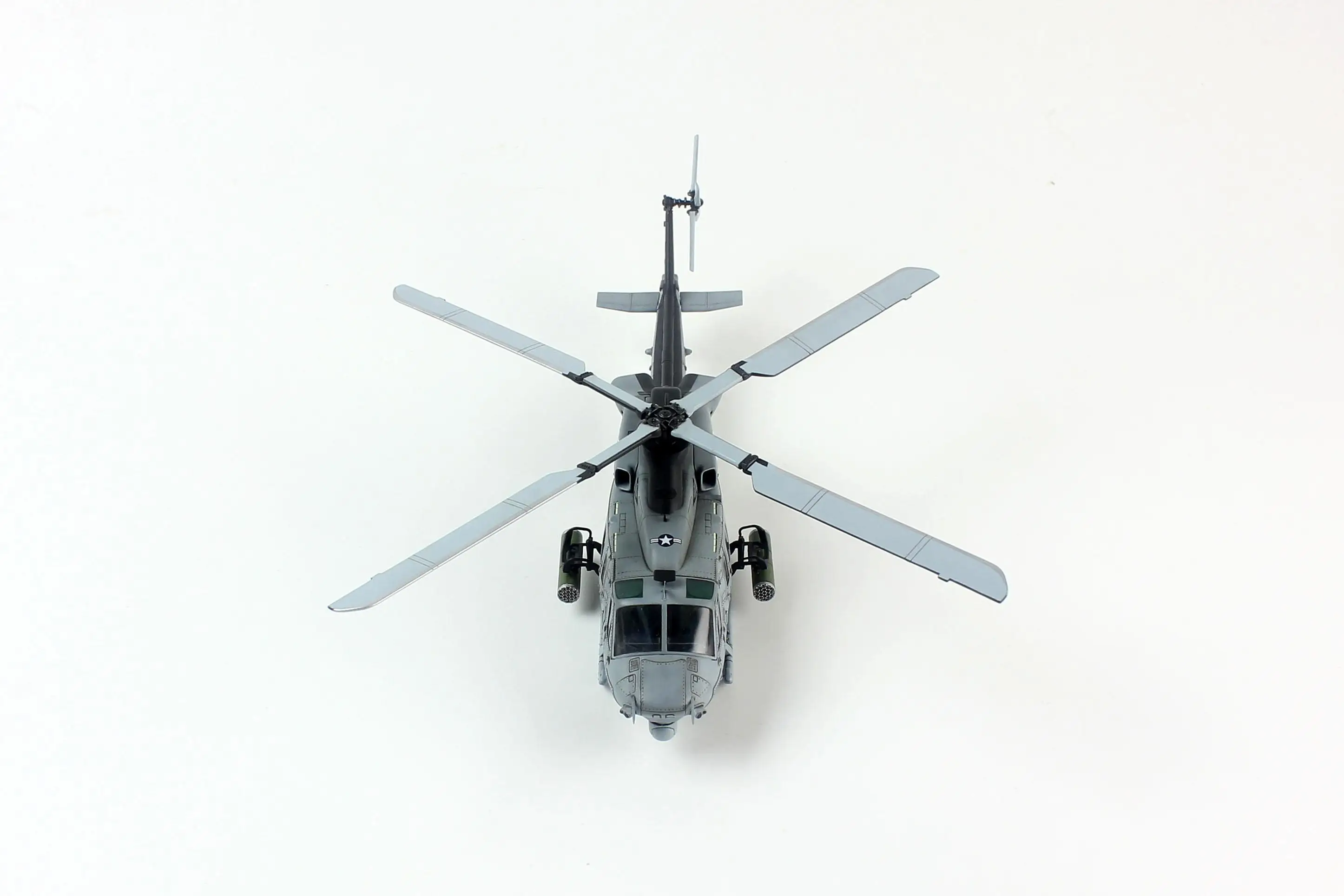 プラスチック製のヘリコプターキット,dm720018 1/72 UH-1Y \'venom \'usmc,プラスチックモデル