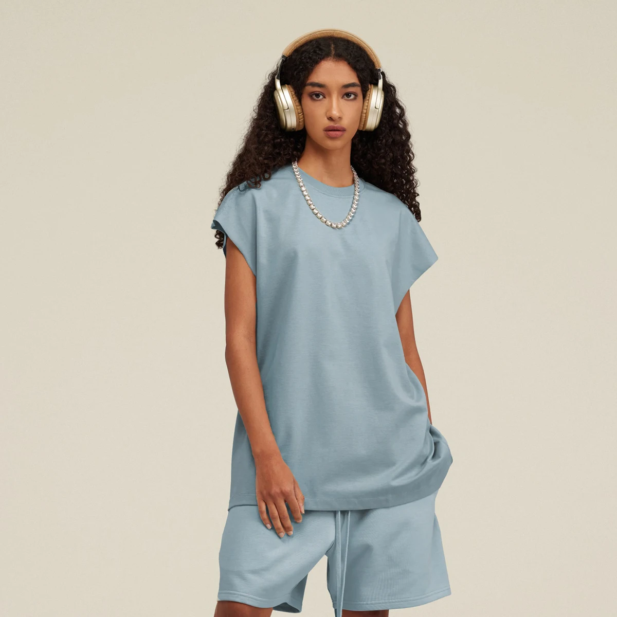 تيشيرتات رجالية عصرية لربيع وصيف 2025 100% قطن بدون أكمام تي شيرت رياضي للشارع للرجال بلون سادة تيشيرتات نسائية كبيرة الحجم