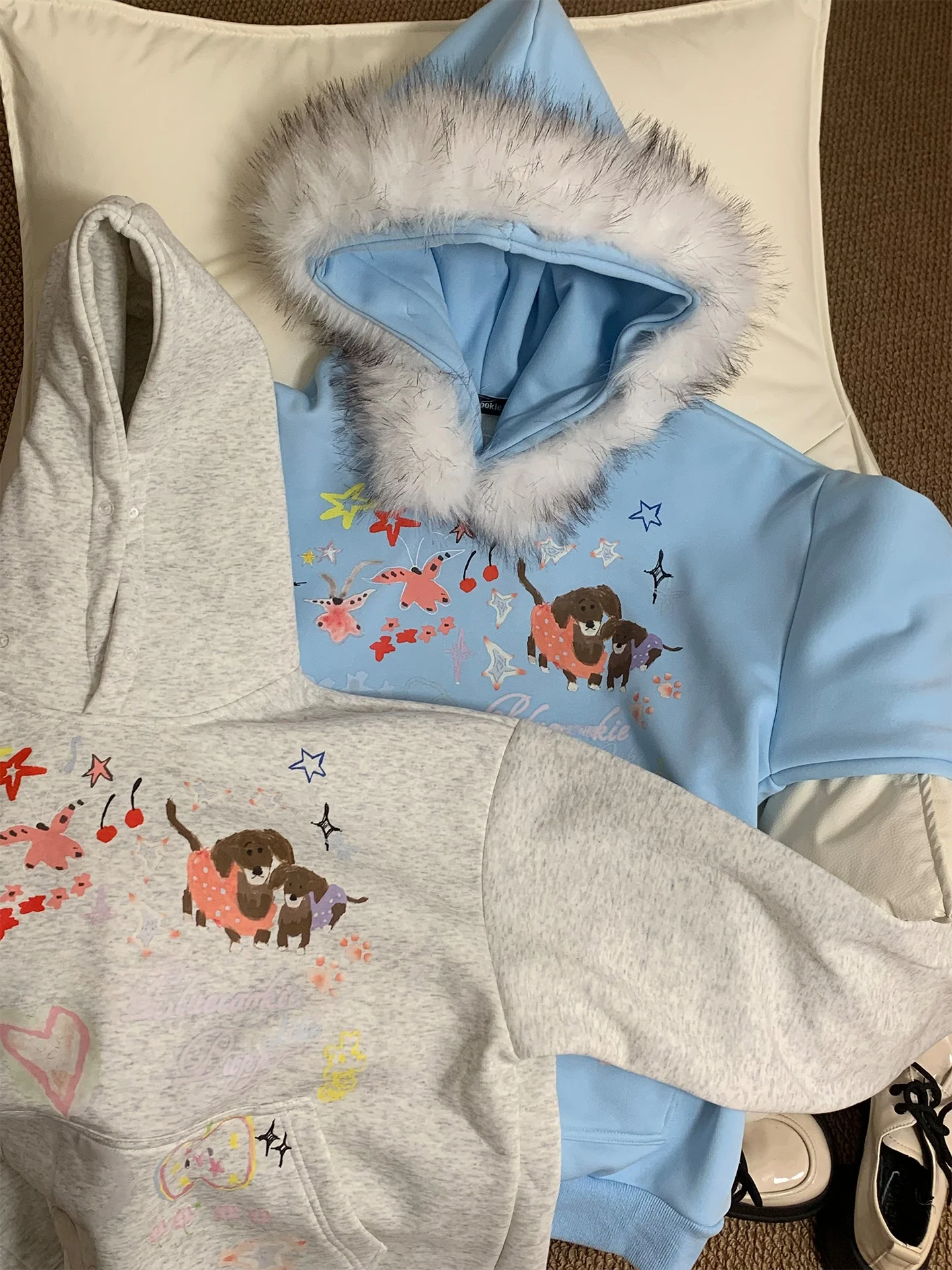 

Очаровательная толстовка с капюшоном и принтом ручной росписи, на флисовой подкладке, для женщин, на зиму и весну, парная модель, свободный крой, с длинными рукавами, повседневная.