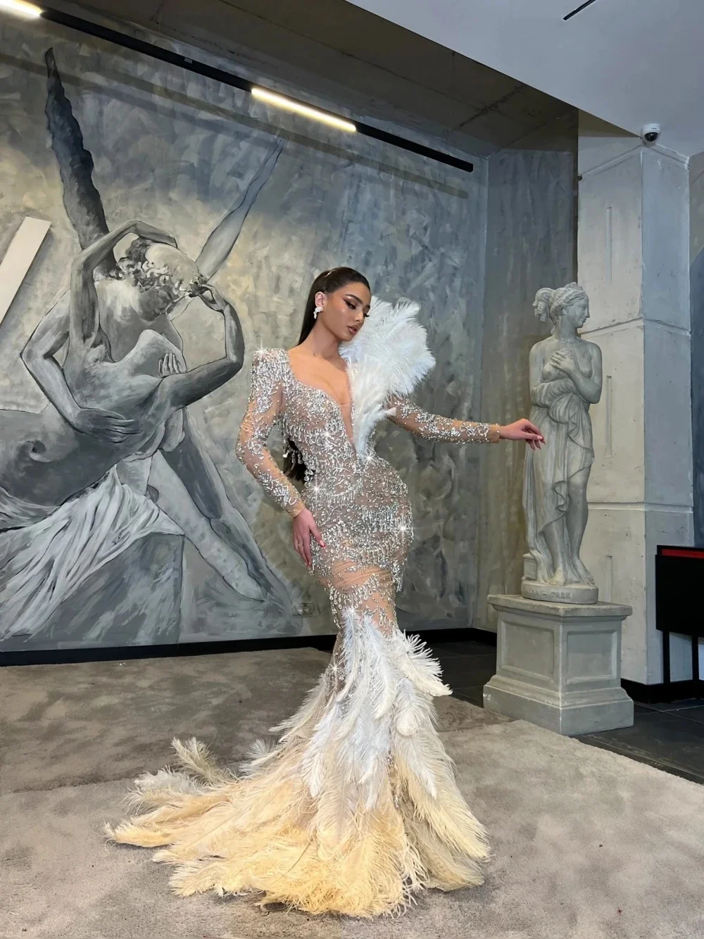 Glamorous Feather Evening Dresses Crystal Prom Gowns Beading See Through Long Sleeve Custom Made Party Dresses