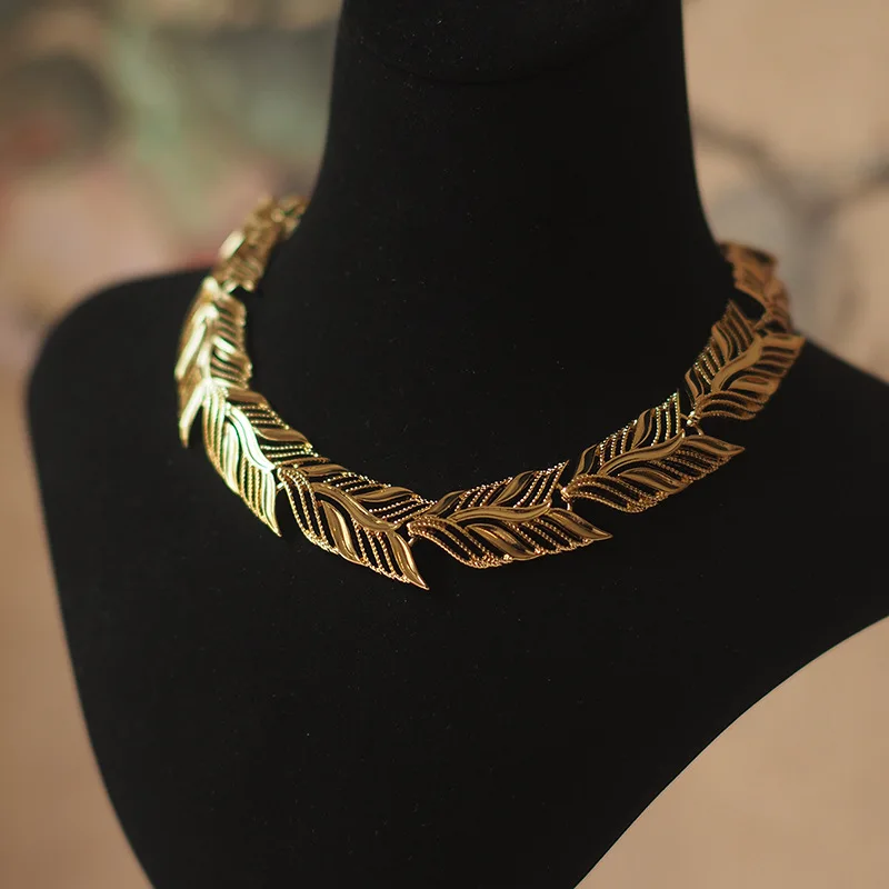 

2025 New Minimalist French-Euro Retro Trifari-Monet-Style Necklace - High Luster Artisan Statement Jewelry