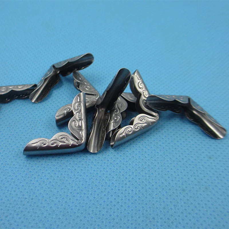1Pcs Creative Durable Bronze Antique Metal Book Corner Scrapbook Notebook Albums Corner Protectors
