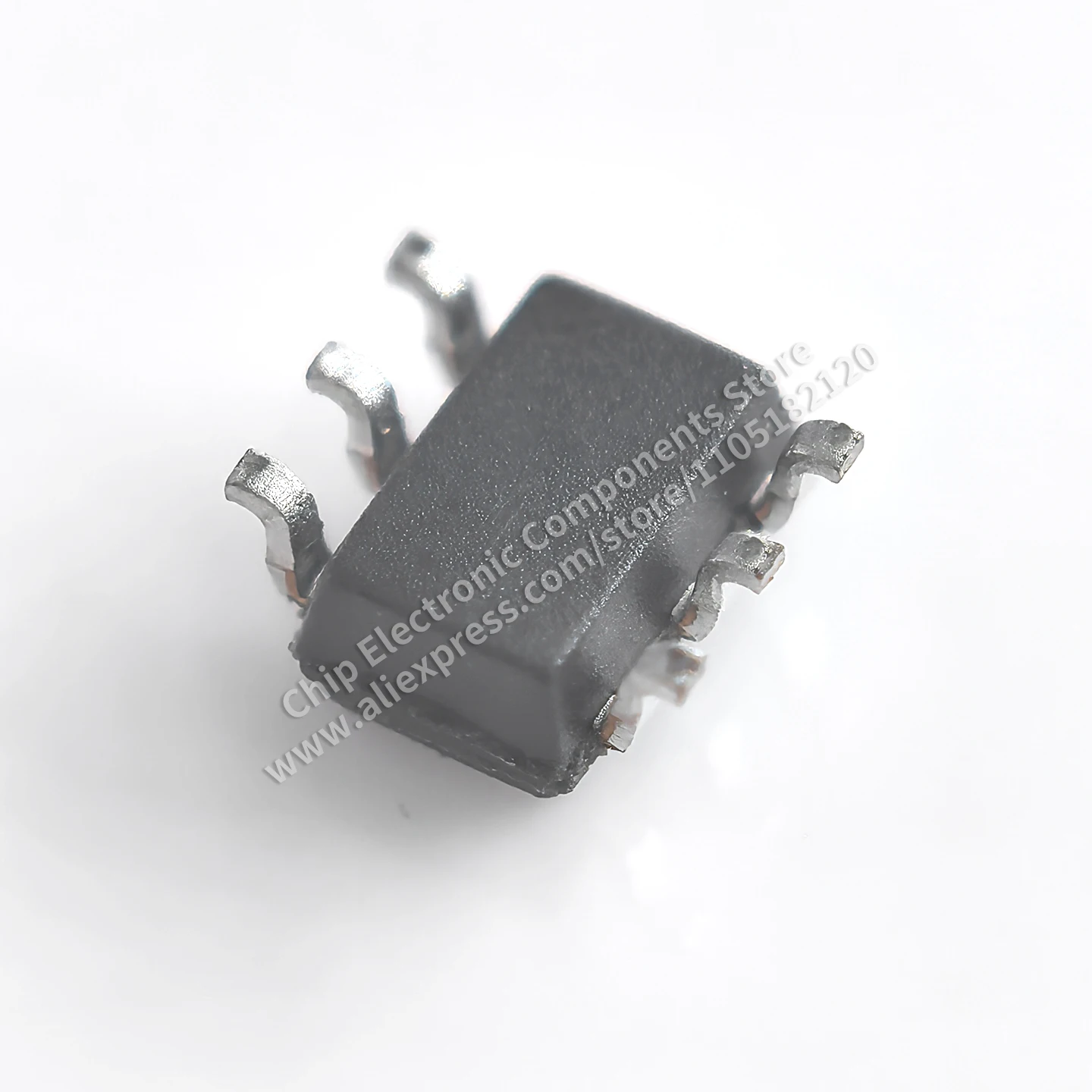 （50 PCS）Original IC NC7SZ175P6X Z75 Marking Single Positive-Edge-Triggered D-Type CMOS Flip-Flop Chip SC-70-6 (SOT-363)