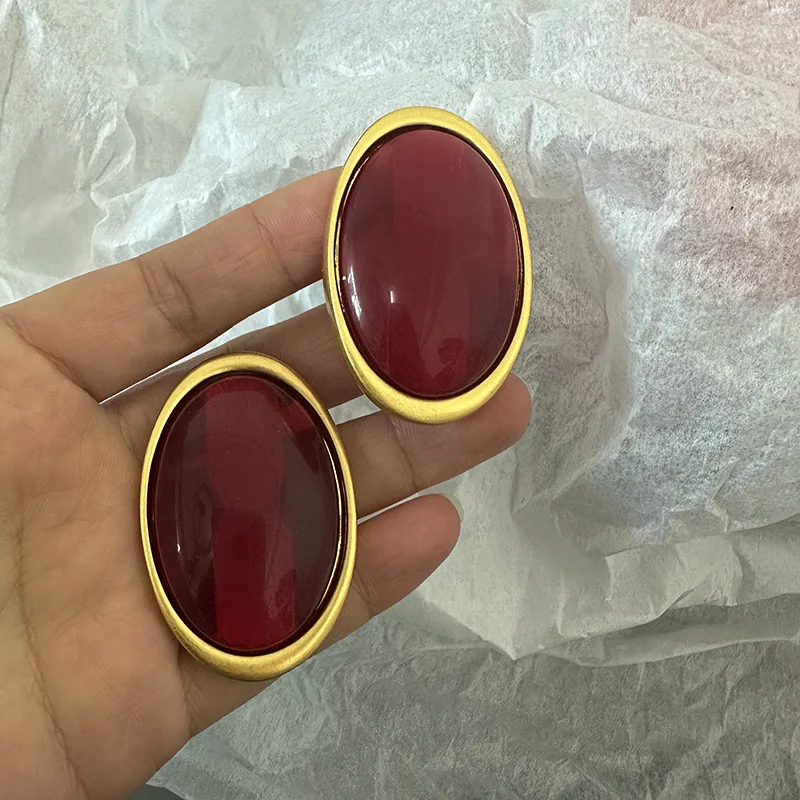 XIALUOKE Vintage Hyperbole Red Resin Oval Stud Earrings For Women European American Style Personality Large Earrings Jewelry