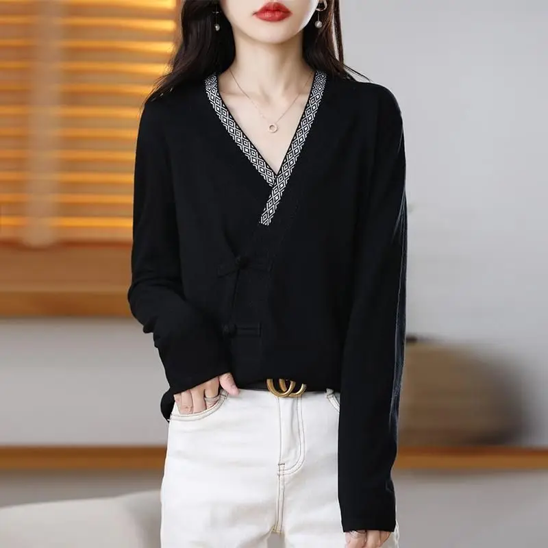 Autunno e inverno maglione allentato con scollo a V retrò con bottoni a Tand giacca da donna a maniche lunghe con scollo a V in stile cinese