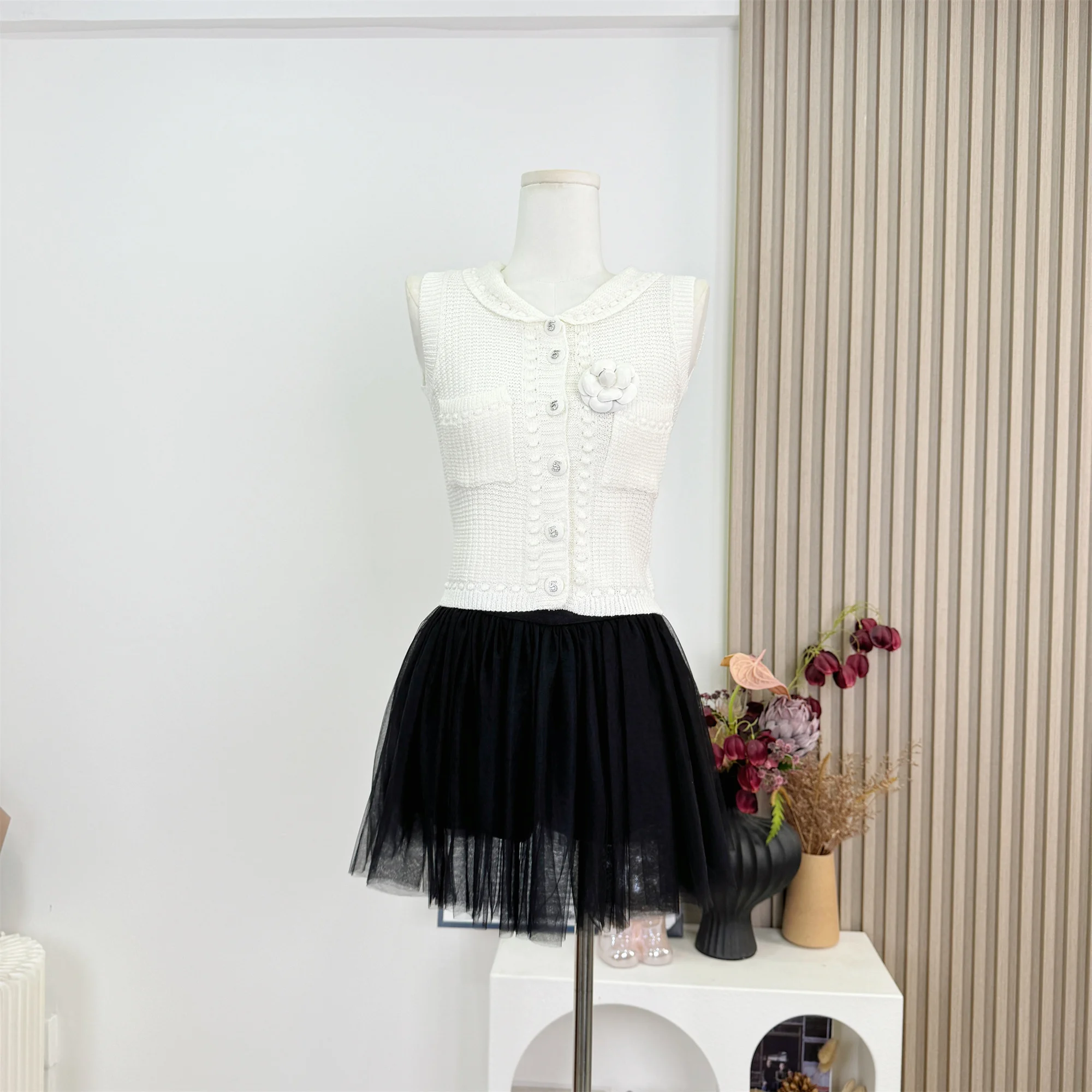 

Knitted Cardigan Vest Summer White Sleeveless Short Vest Top Women Shirts for Women