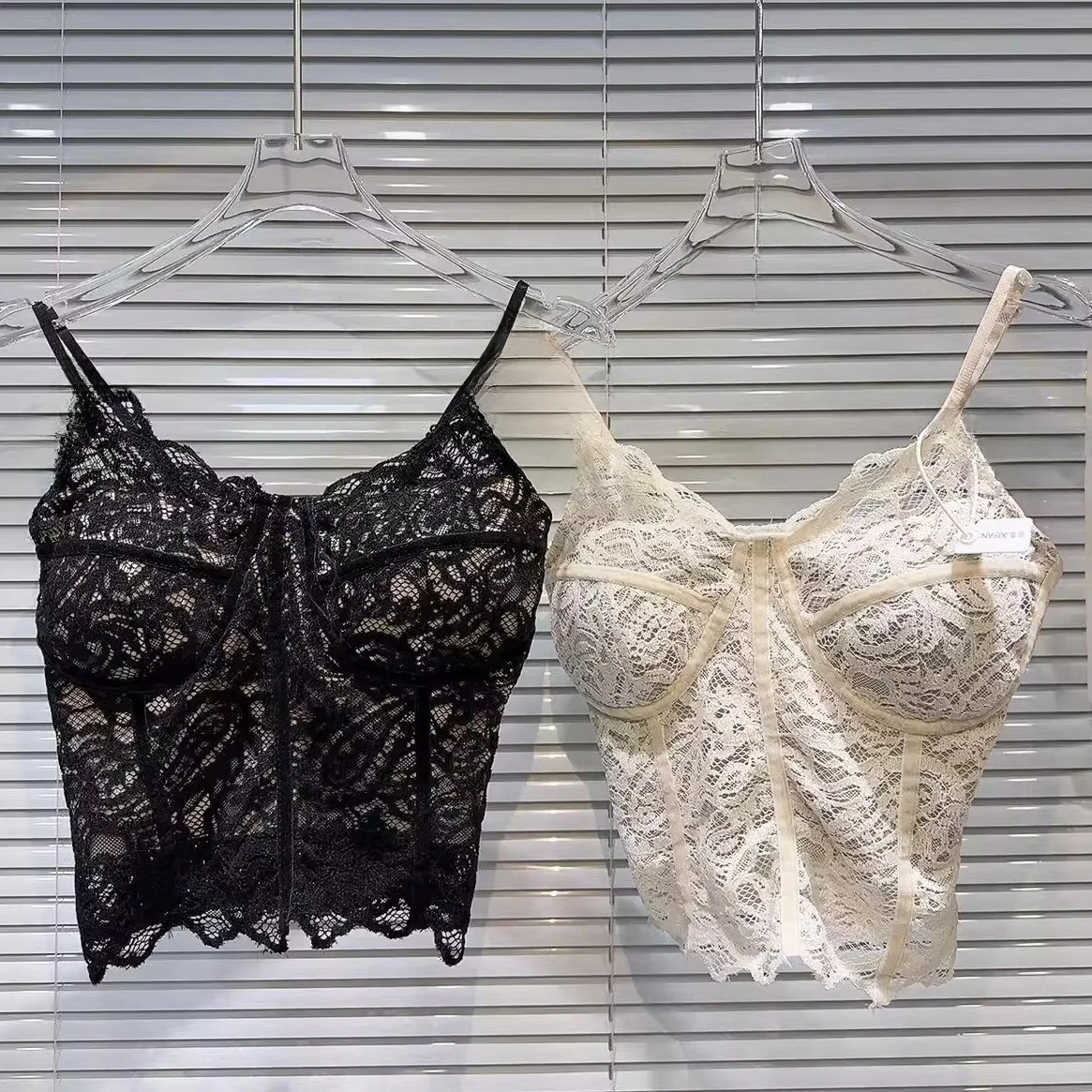 

Sweet Sle Lace Design Women's Crop Top Strap Vest Belted Waist Flower Hooking Small Fraance Sle Summer Faion Trend