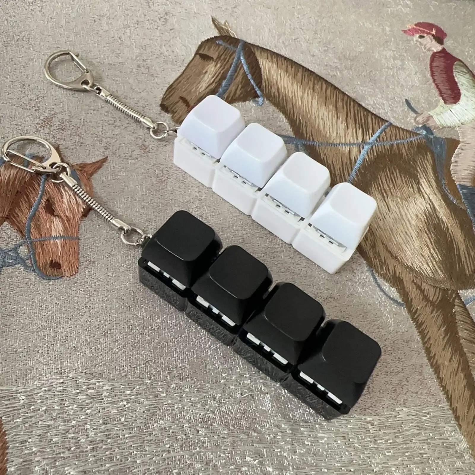 

Портативный брелок-антистресс в виде клавиатуры: сенсорная игрушка-кликер для снятия стресса, гаджет, необычный подарок для взрослых и детей, украшение для рюкзака