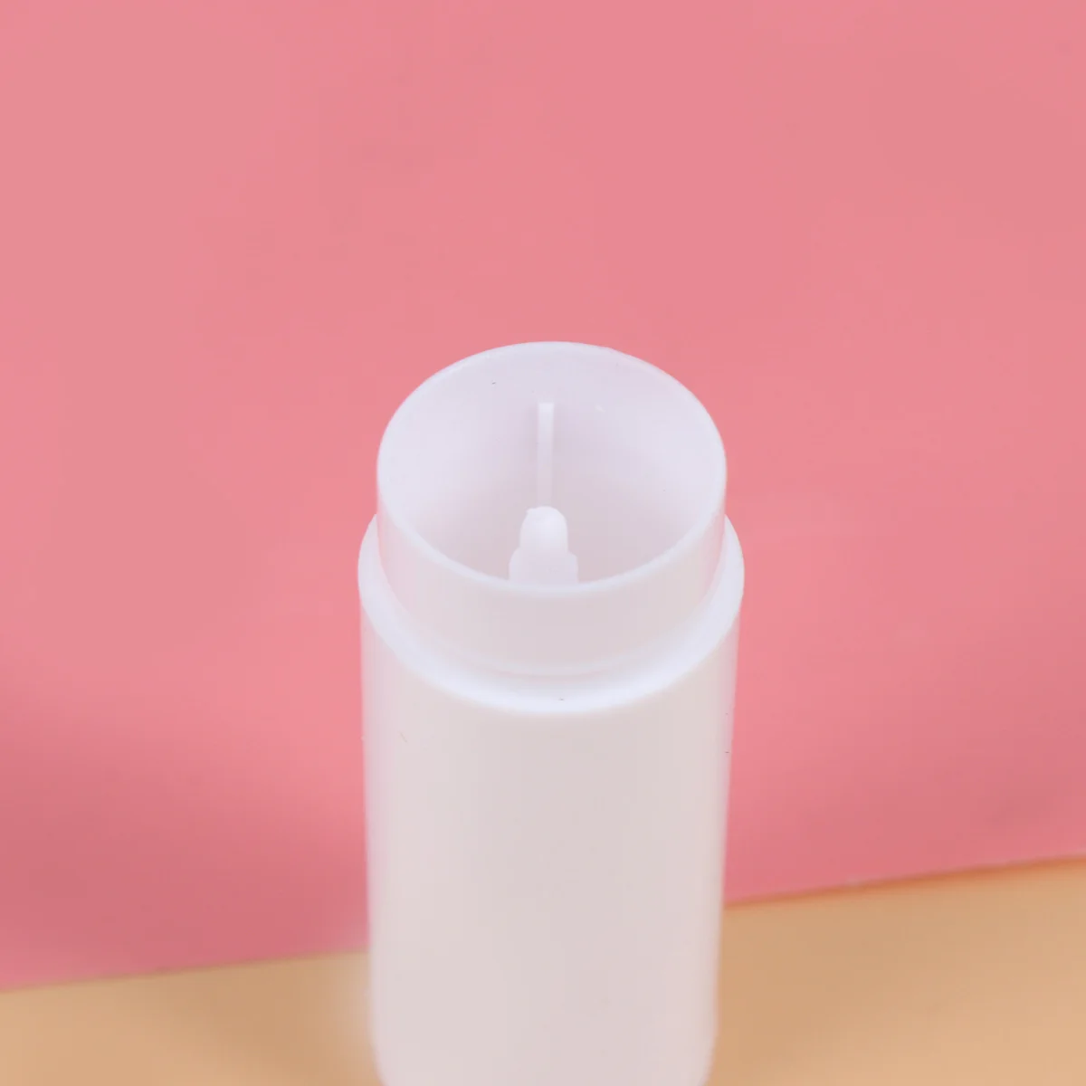 

25Pcs 15oz Lip Balm Tubes Clear Empty Containers Pressure Fit Cap for Crafts Lip Blam Tubes Lipstick Tube