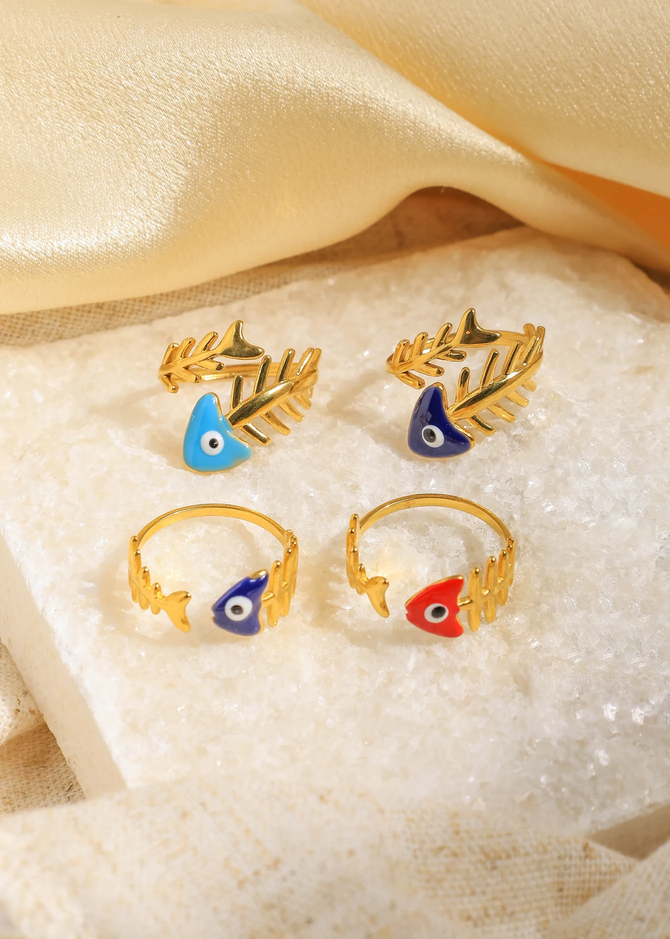 A golden autumn temperament palace style fashion female fishbone love ring dating holiday party gathering daily commuting party