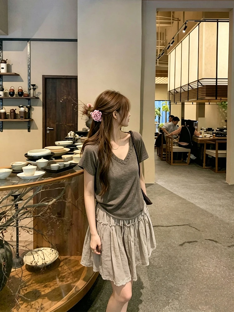 

Retro Style Short Sleeve T-Shirt And Lace Hem Skirt Two Piece Set Women's Fashion Summer Outfit V Neck Casual Wear for Adults