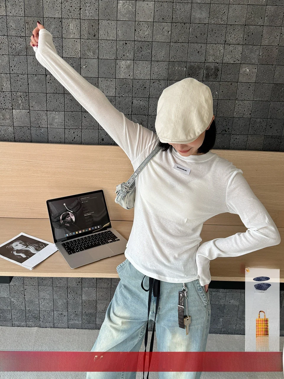 

Футболка-базовый слой для весны и лета 2025, с круглым вырезом, стандартный крой, для повседневной носки, DEARSOCUTE Handpied Store