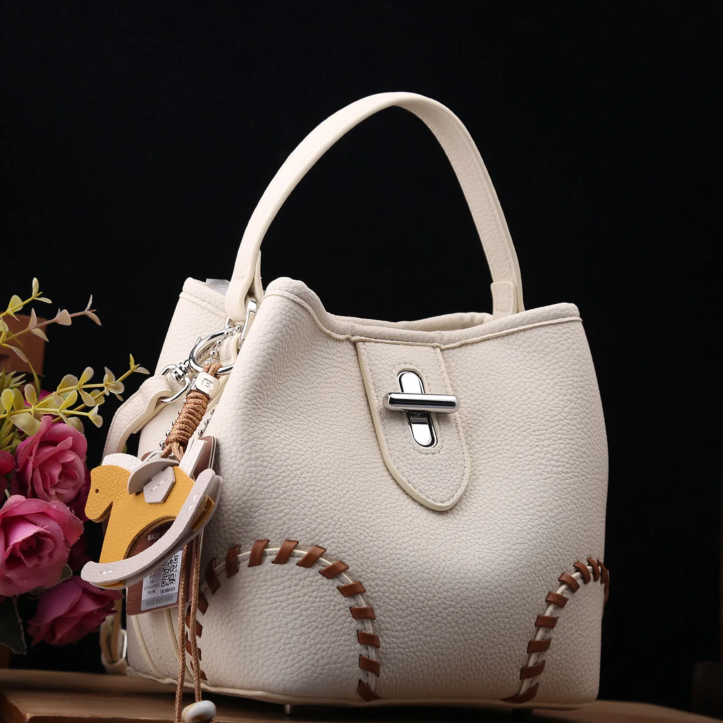 

Stylish Designer Women's Diaper Bag Elegant Leather Large Capacity Tote Minimalist Luxury Vintage Classic Commuter Shoulder