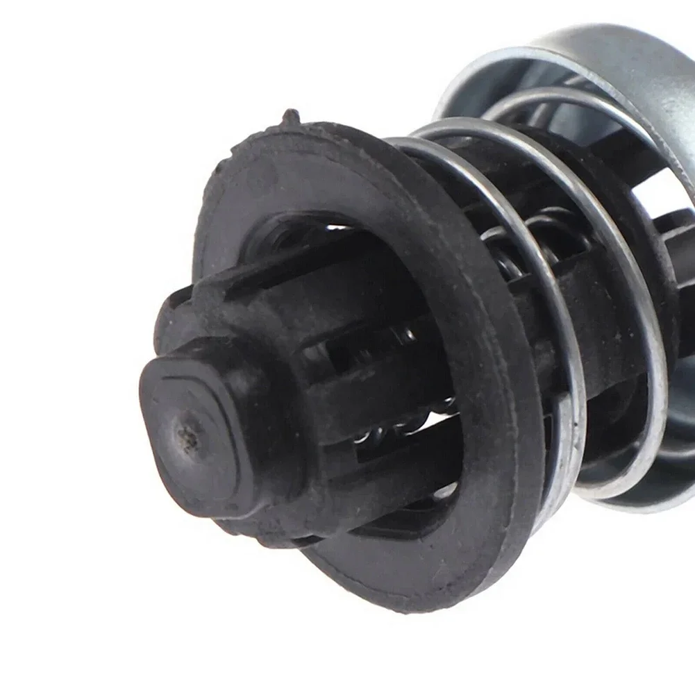 

High Quality Engine Oil Cooler Filter Car Parts Engine Oil Black Cooler Filter For 12992593 For 55353322 For 93186324