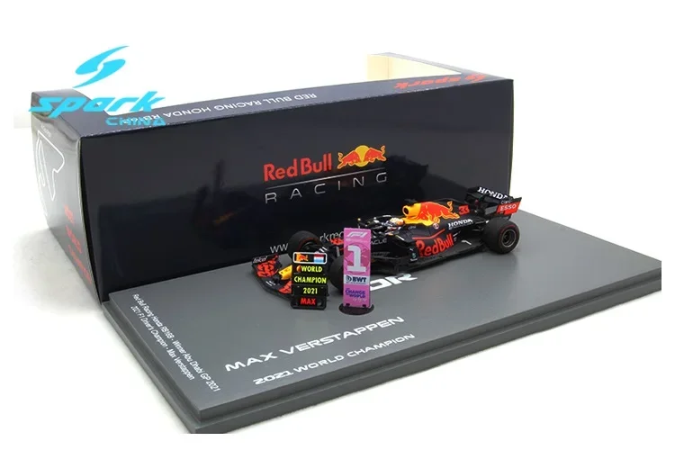 Spark 1:43 2021 F1 RB16B No.33 Max Winner Abu Dhabi w/ No.1 Board Model Car