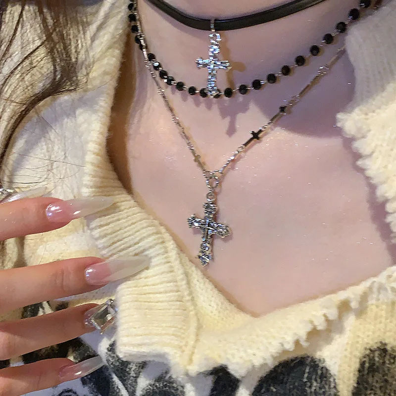 

Vintage Cross Necklace,Gothic Punk Y2K Beaded Choker for Women,Adjustable Multi Layer Chain with Charm Pendant for Daily Gift