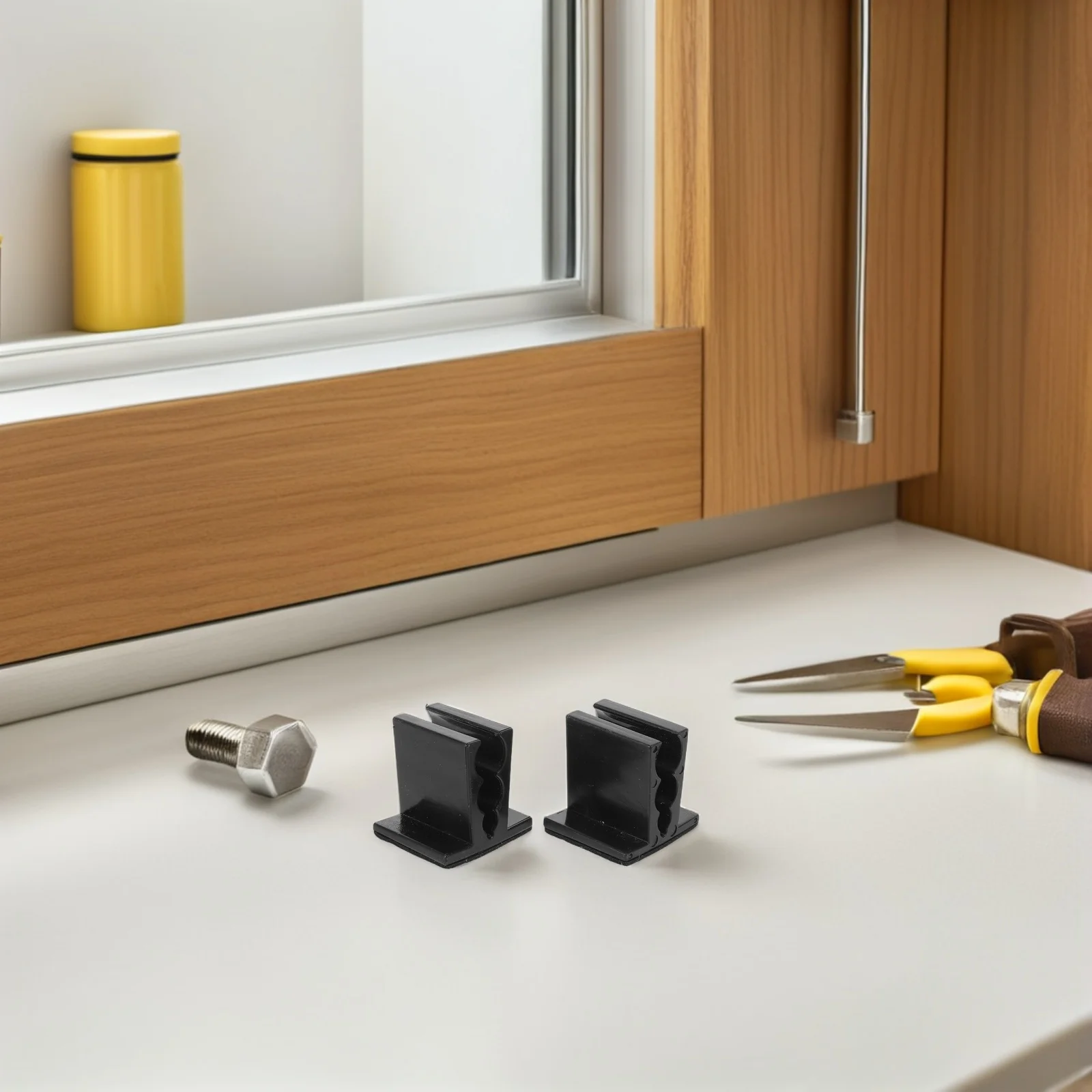 

2Pcs Wireless Lavalier Microphone Clip Lightweight Portable Lapel Mic Holder for Shirt Secure Adhesion Wind Noise Reduction