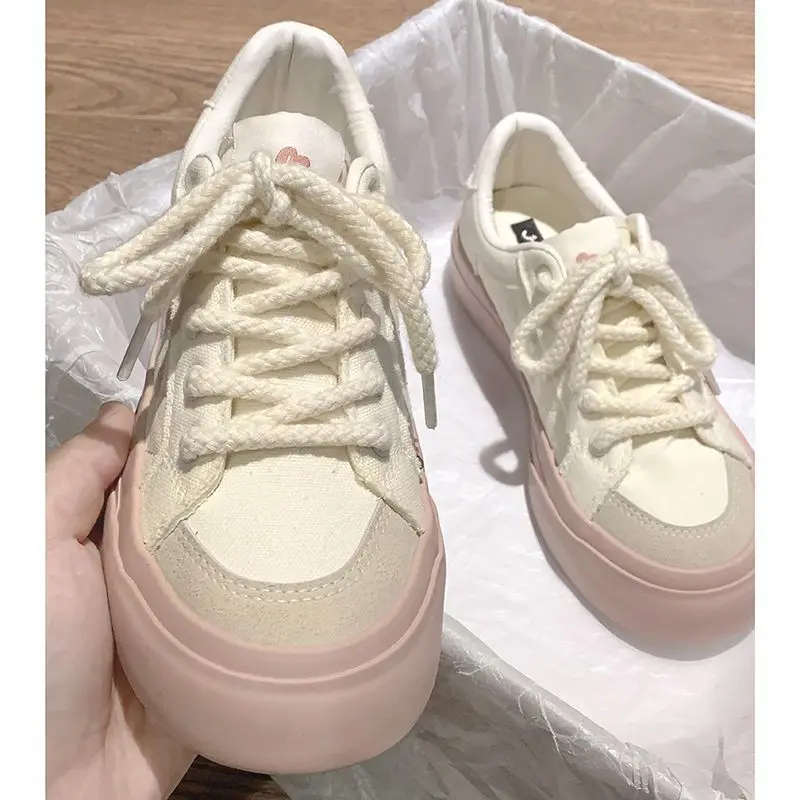 Canvas Shoes with Round Toe and Thick Sole Fashionable and Casual Soft Sole Comfortable and Breathable Non Slip Board Shoes