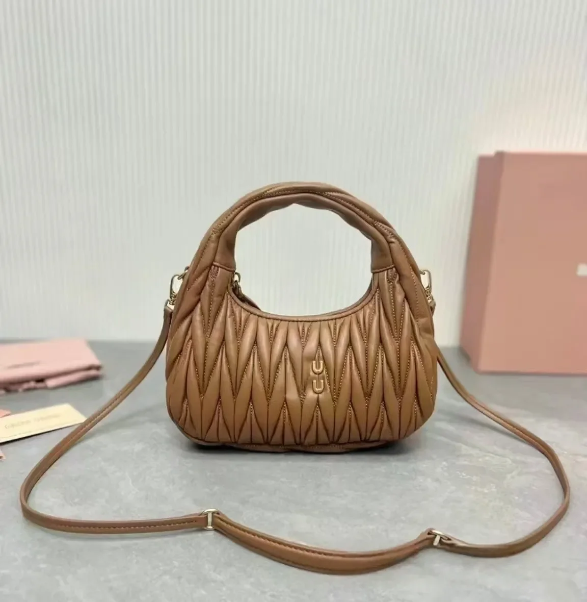 

top designer handbag women's pleated leather wandering armpit bag luxury handbag women's classic armpit crossbody bag women's el