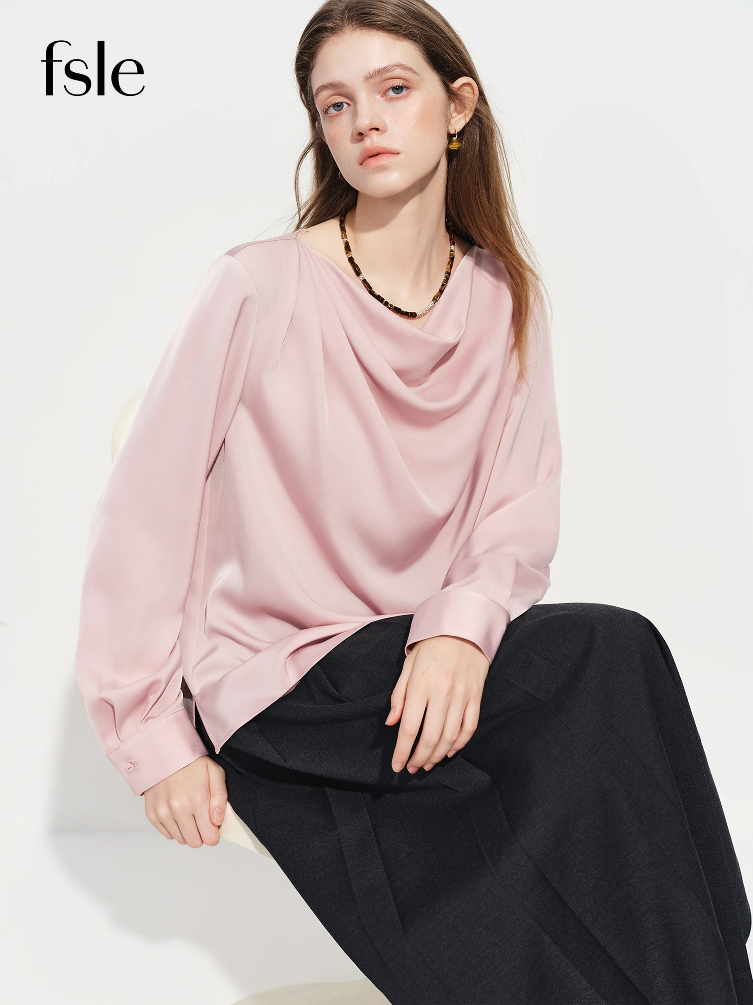 

FSLE 2026 Весенняя новая женская атласная рубашка во французском стиле с v-образным вырезом, офисная блузка, элегантный мягкий на ощупь топ с длинными рукавами, повседневная одежда