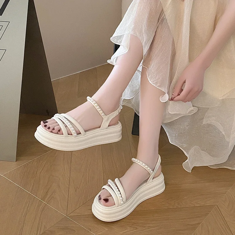 Letnie sandały damskie z okrągłym noskiem Hollow Beach Ladies Shoes String Bead Sandals Platform Shoes for Women Pearl College Sandals