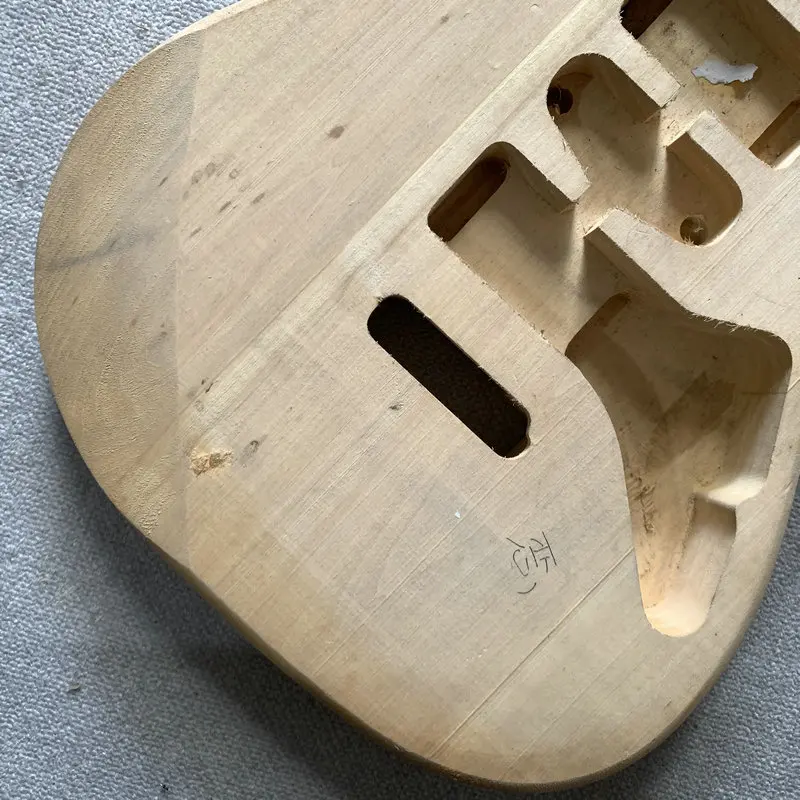 Inacabado ST corpo de guitarra elétrica, Bassswood sólido, inacabado, captadores HSH, sem superfície de pintura, substituir sujo, peças DIY, IB070