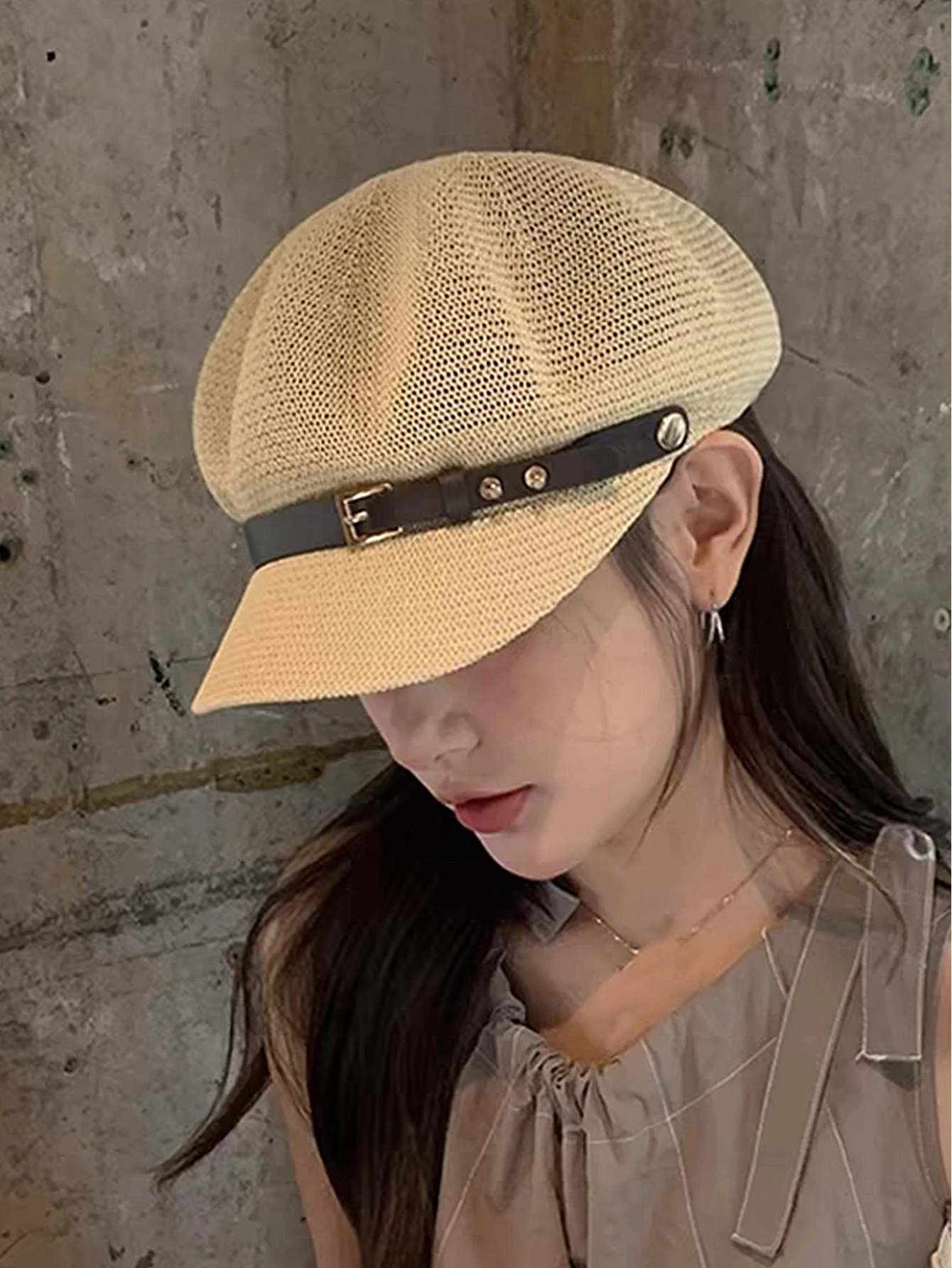 Summer hollow octagonal hat for women, versatile for summer outings, sun protection straw hat, British duck tongue beret