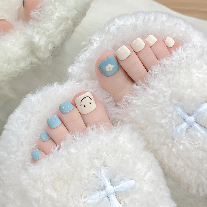 SKY CLOUD 12pcs Summer Toenail Cute Floral Smile Full Cover Toe Nail Simple Fake Nails Short Square Blue and White False Nails