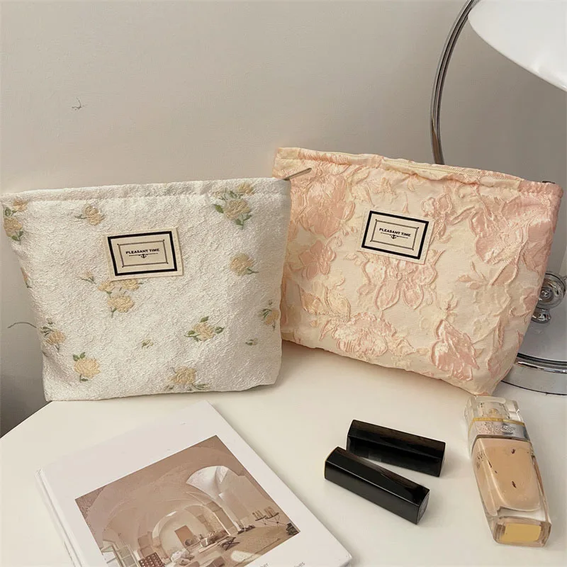 Fashion Retro Flower Jacquard Cosmetic Toiletry Washing Bags Large Capacity Women Travel Organizer Pouch Make Up Storage Bags