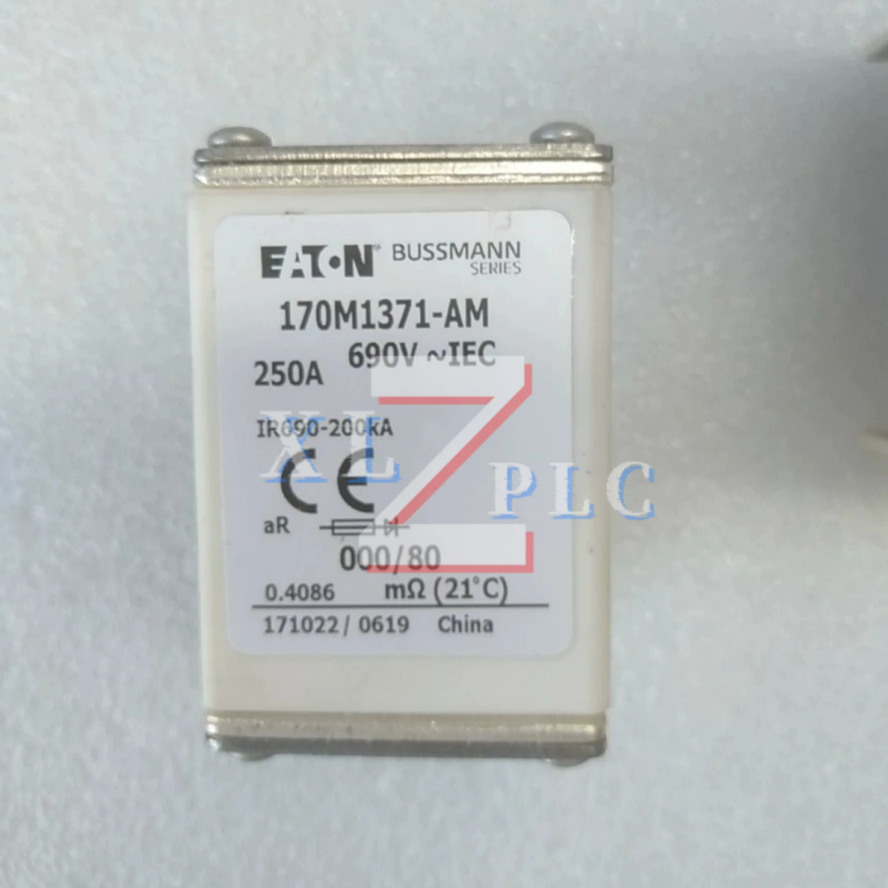 170M1371-AM 250A 170M1372（315A） 170M1372-AM 315A 170M1373（350A） 170M1375-AM 350A 170M1376-AM 400A fuse new in stock