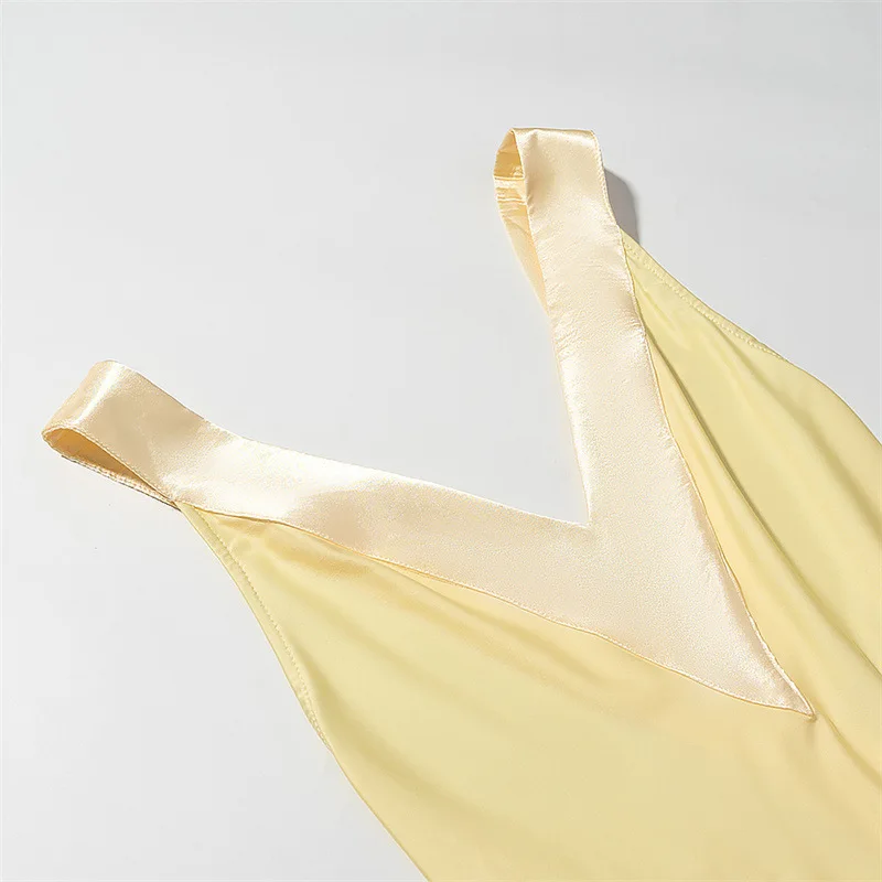 Luxuriöses neues V-Ausschnitt-Kleid im minimalistischen Stil, rückenfrei, schmal geschnitten, knöchellang, zarte Kleider 2026, Damen-Abendkleid für Urlaub, Club und Party – Detail 3