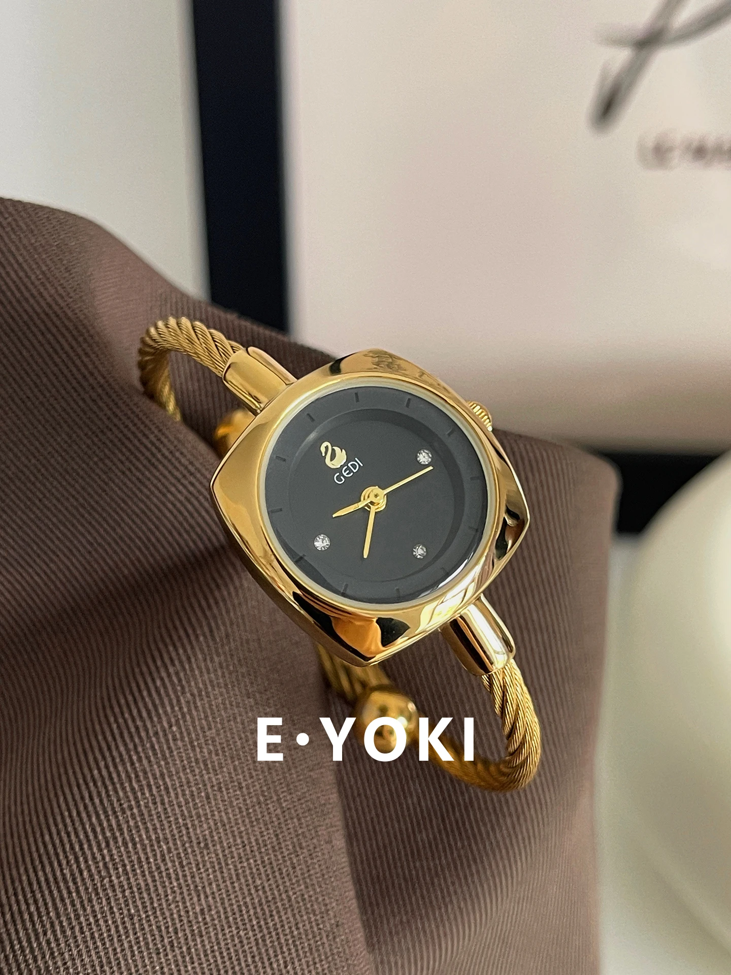 

Elegant Women'S Watch, 2026 New Style, Small And Exquisite Women'S Watch, High-End Quartz Watch For Women, Suitable For Women.