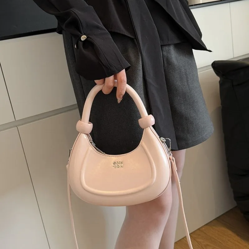 

Fashionable Solid Color Diaper Bag Unique Leather Crossbody Purse High-End Casual Commuter Handbag for Ladies Classic Style