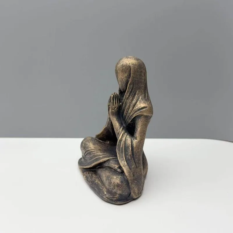 Meditation Alien Statue Resin Handicraft Ornaments Desktop Decoration Creative Gifts Yoga Zen Desktop Ornaments Sculptures