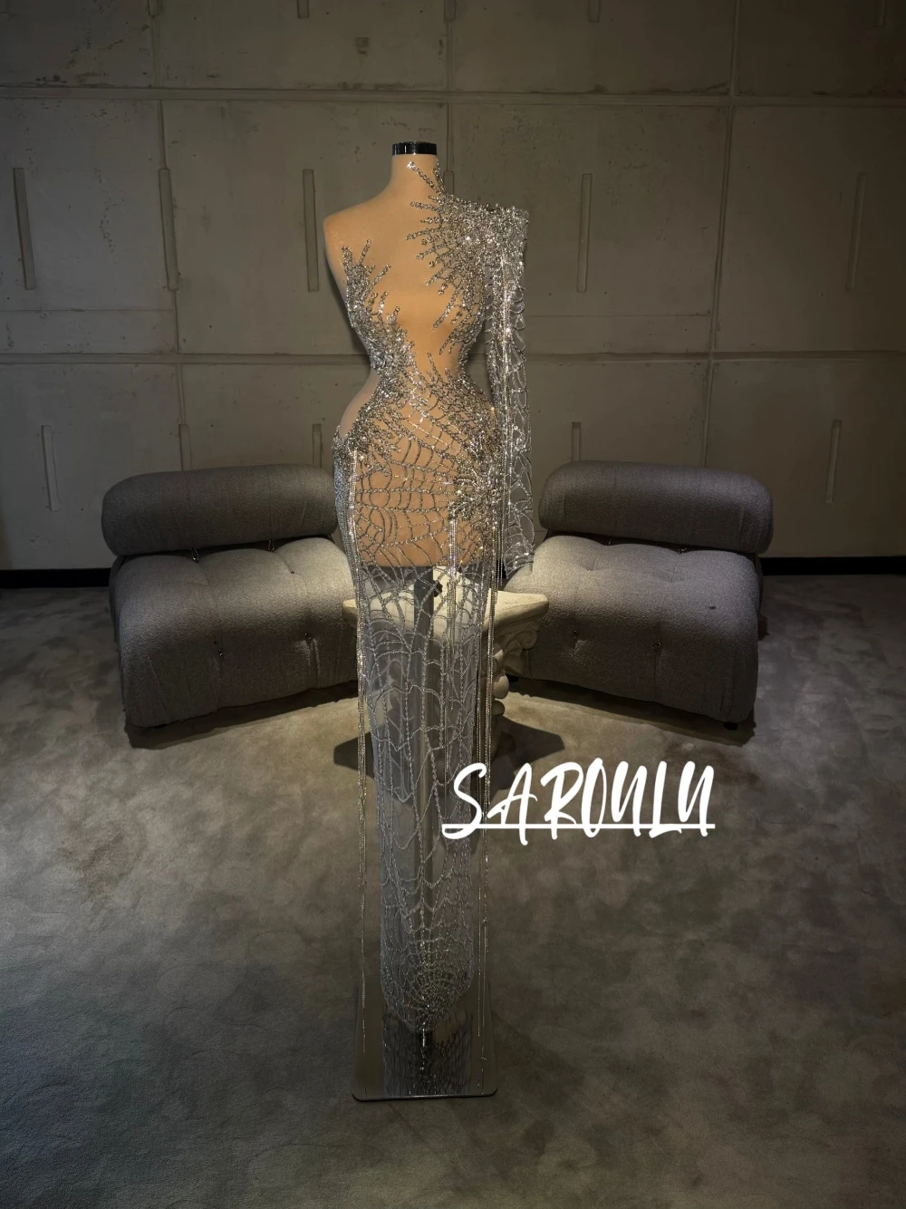 

Dramatic Spider Inspired Pattern Evening Dress Chic Silver Crystal Mesh Sparkling Tassel Prom Gown Illusion One Sleeve Luxe Wear