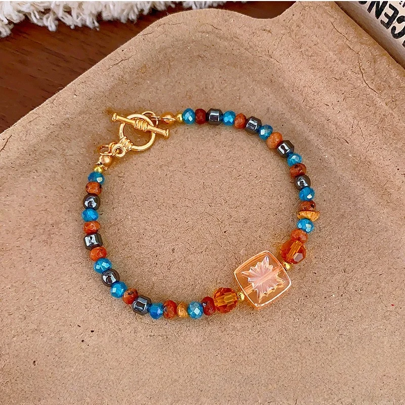 Passendes Retro-Perlenarmband: Designorientiertes, farbenfrohes, feenhaftes, antikes Armband als Geschenk-Schmuckstück