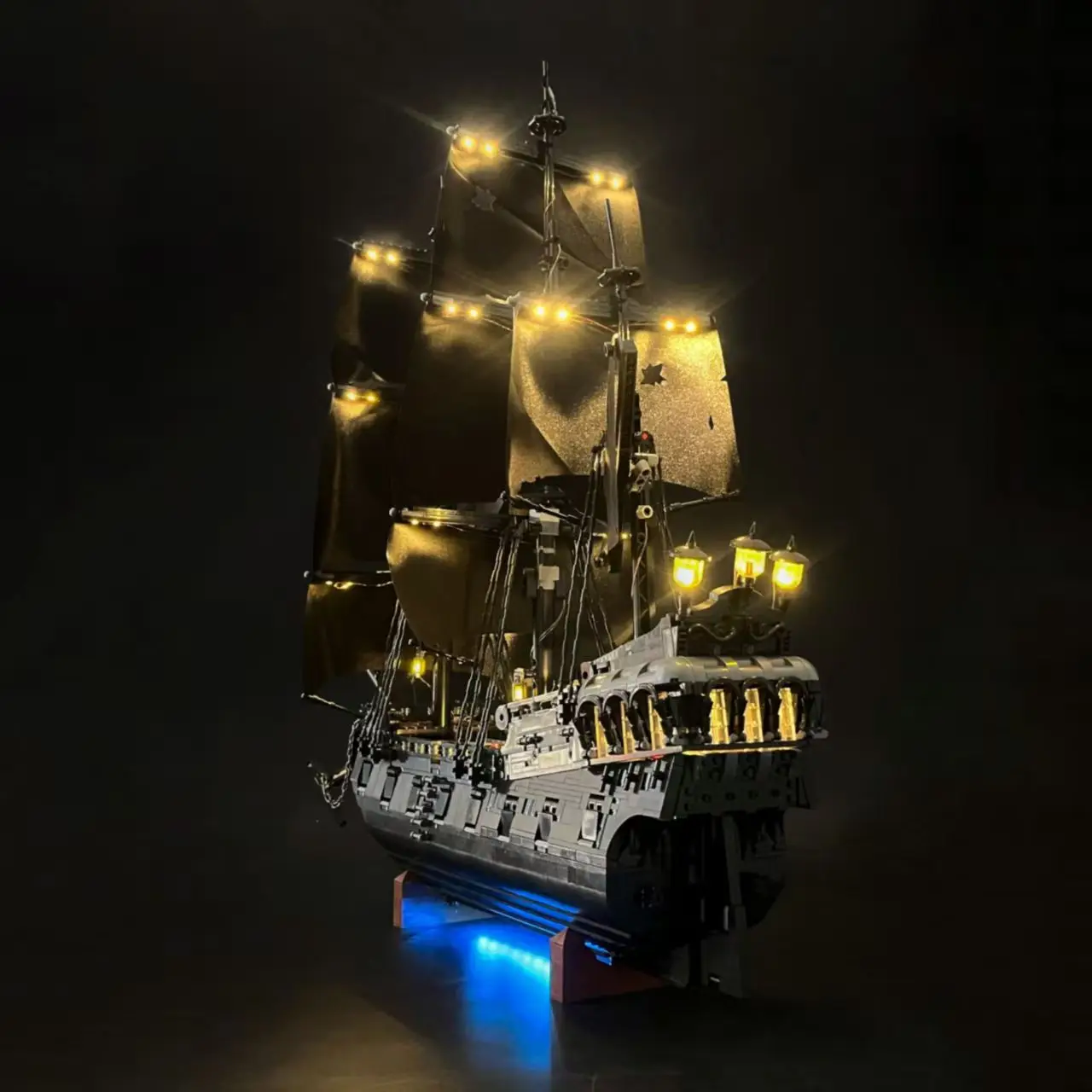 재고 있음 새로운 호환 가능한 10365 해적선 블록 장식 LED 라이트 키트 (조립 제외)