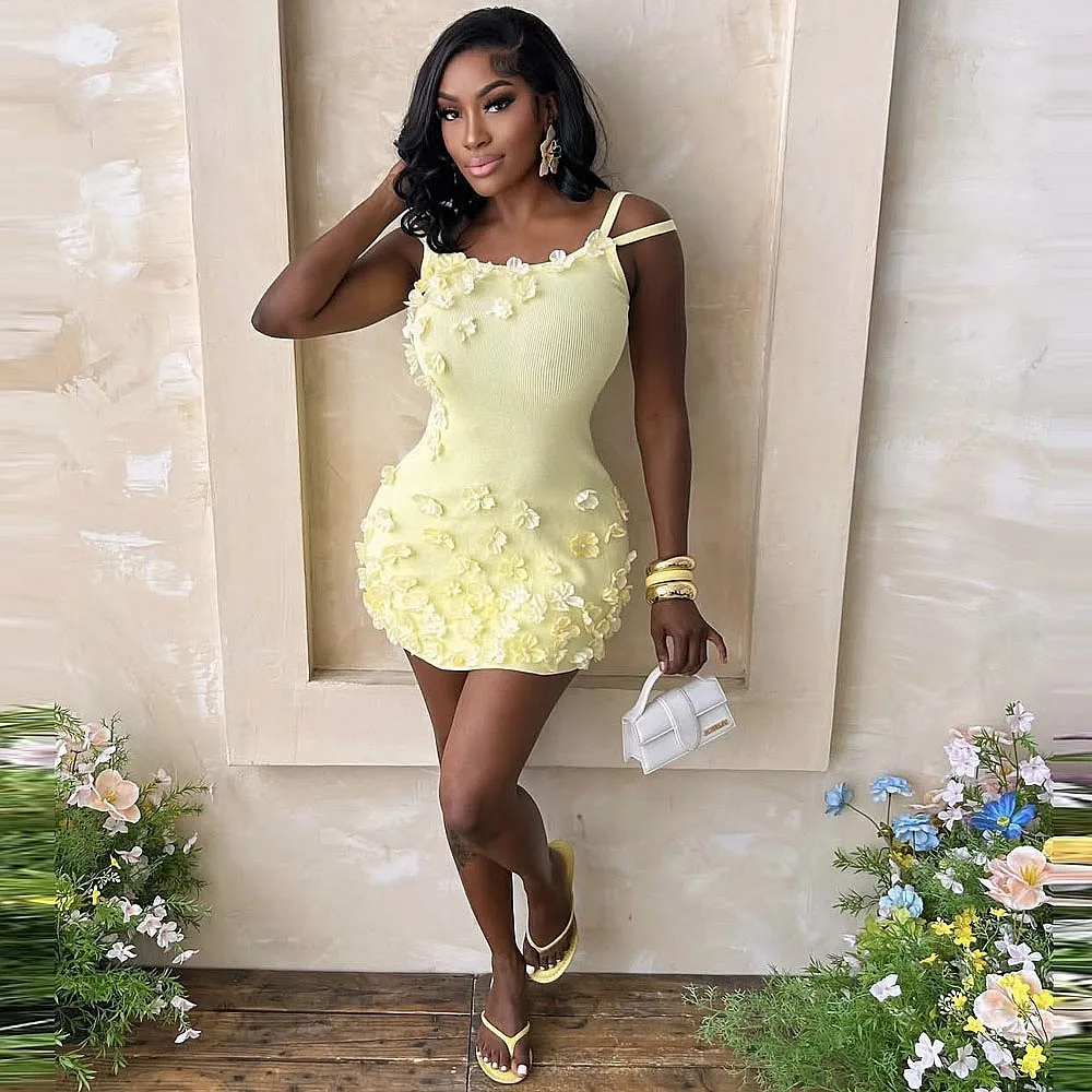 

Light Yellow Short Birthday Dresses With 3D Flowers Above Knee Mini Cocktail Party Gowns Sleeveless Summer Beach Gowns