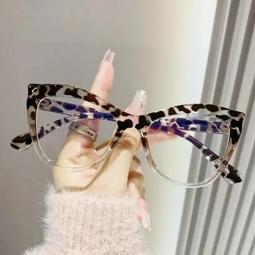 

Women's Cat Eye Glasses Frame - Fashion Gradient Color Anti-Blue Light Eyewear, Computer Glasses for Women (Gift Ready) Очки