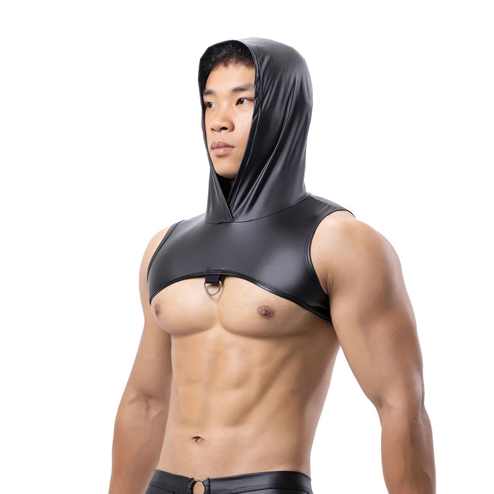 Męskie koszulki fitness ze sztucznej skóry z kapturem Uprząż na klatkę piersiową Bluzy z kapturem Crop Tops Czarna kamizelka z mięśniami Metalowy pierścień Dekor Bez rękawów