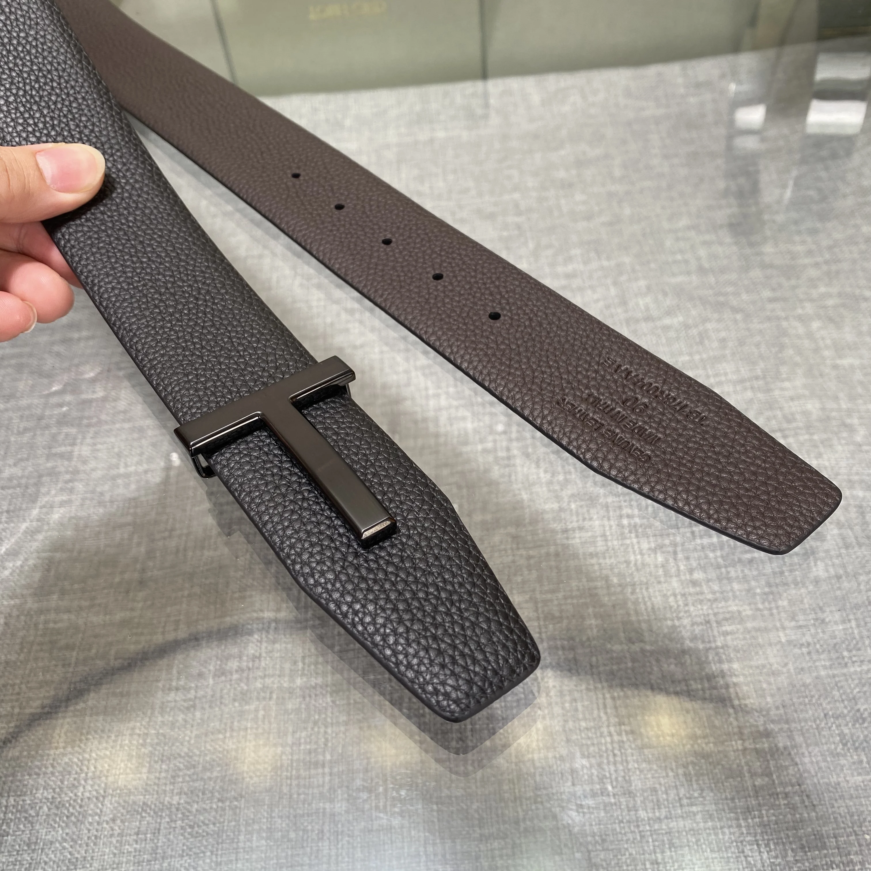 قمة الموضة الجديدة الفاخرة مصمم العلامة التجارية النحاس TBuckle حزام الرجال جودة عالية حقيقية الجلد الحقيقي الجينز حزام الأعمال الرمادي