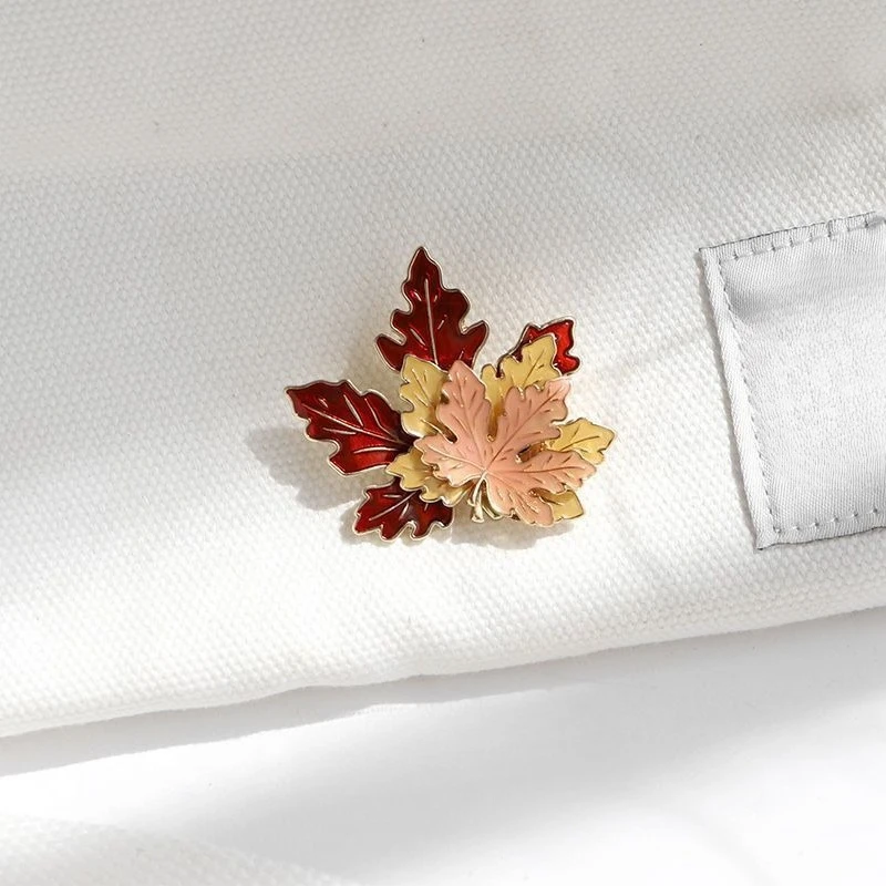 Retro Three-layer Maple Leaf Soft Enamel Pin Multi-layer Brooches Bag Badge Lapel Cartoon Plant Elegant Jewelry Gift for Friends