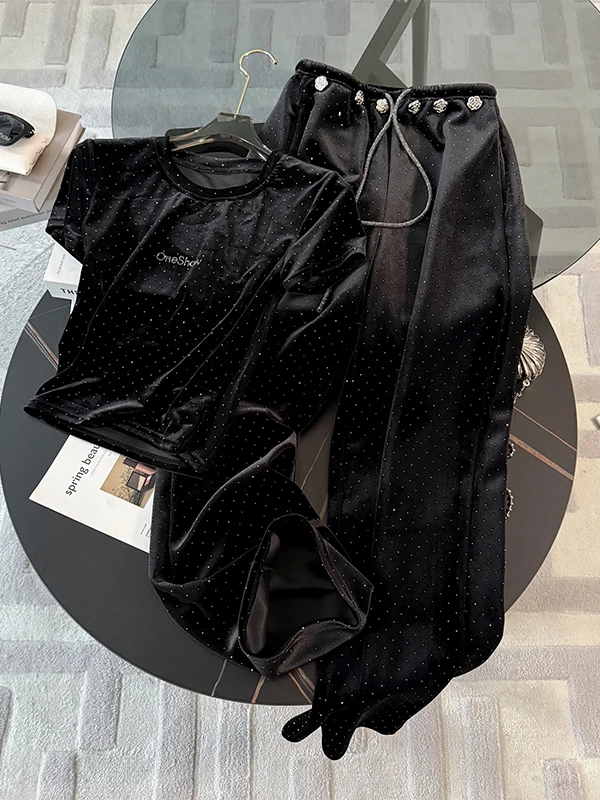 

High-End Casual Sportswear Set Women's Slimming Black Short Sleeve T-Shirt Wide Leg Pants Two-Piece Set Summer 2026 Fashion