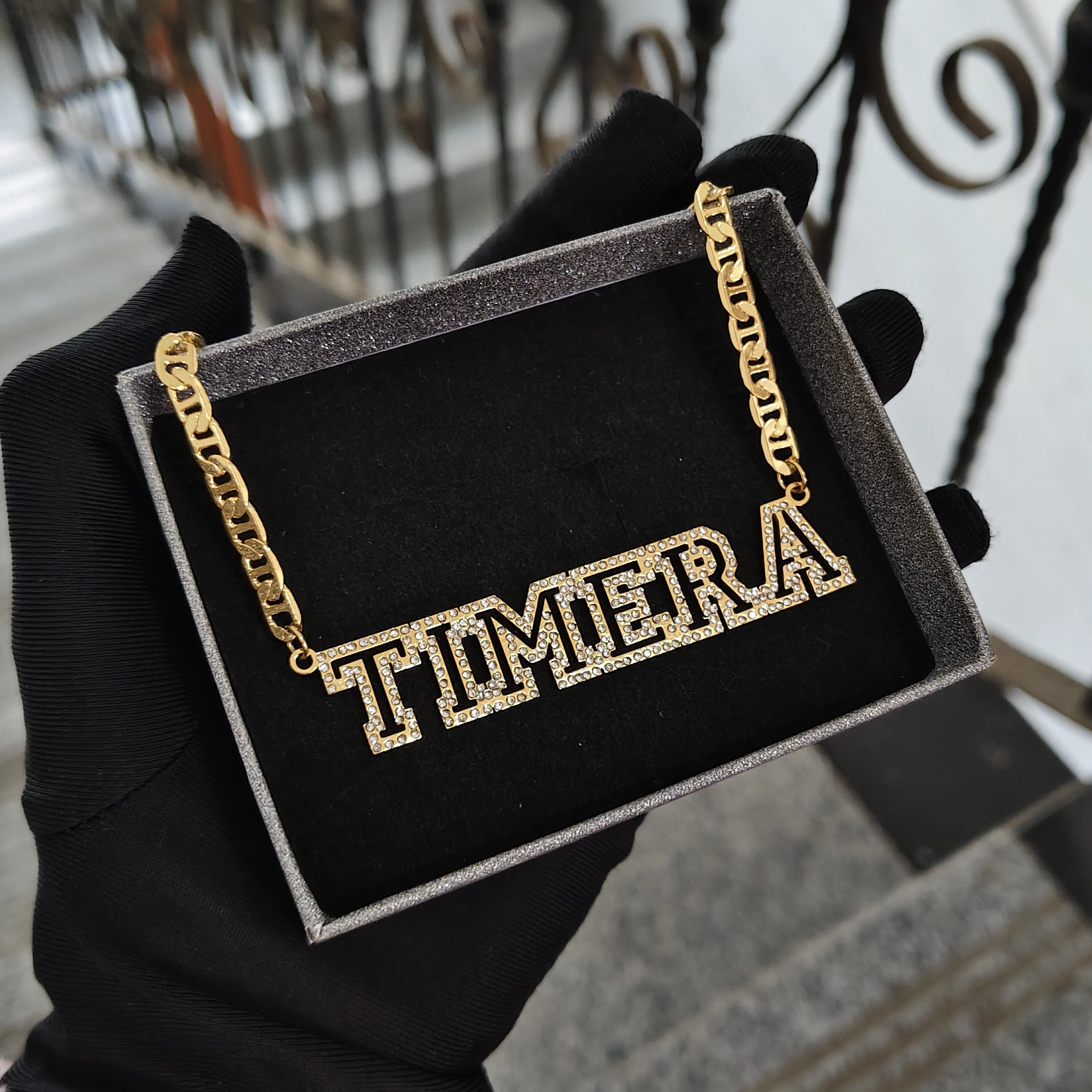 

DHQH индивидуальное имя бриллиантовое полое ожерелье персонализированное ожерелье с подвеской в виде буквы и бриллианта подарок на день рождения от производителя прямая продажа