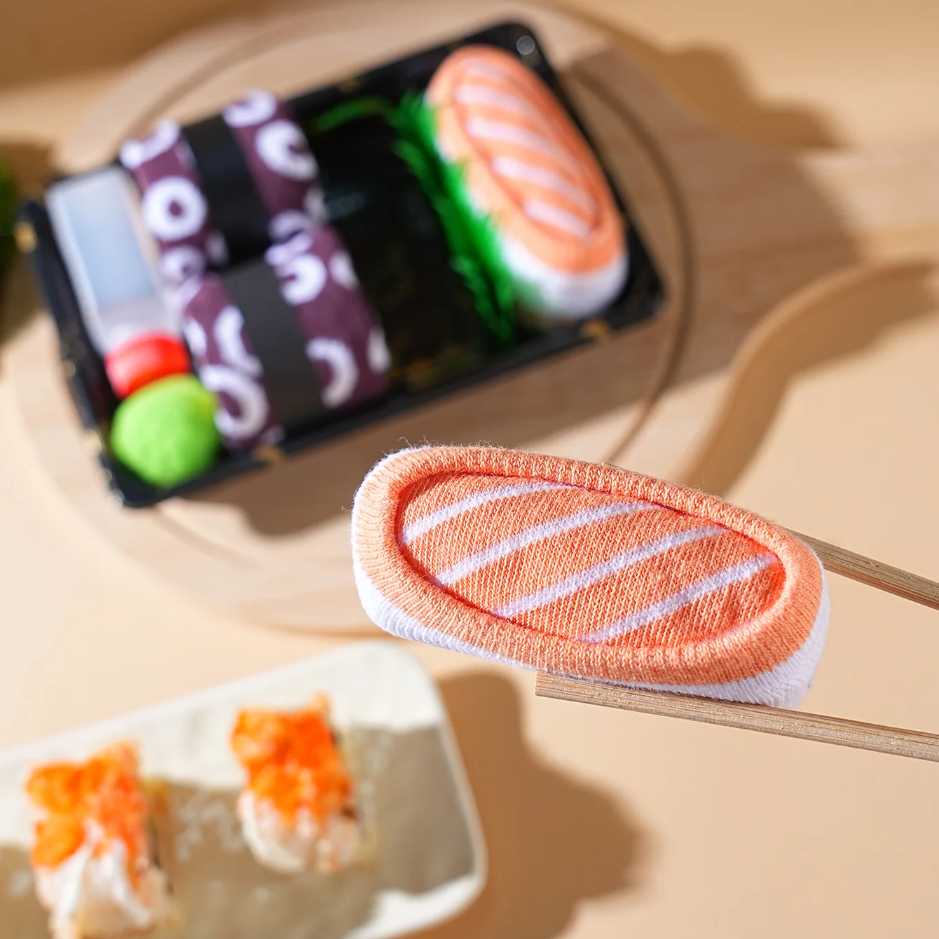 2 Pasang Kaus Kaki Setengah Betis untuk Pria dan Wanita, Kaus Kaki Kotak Hadiah Sushi Salmon Berwarna-warni yang Unik dan Menyenangkan, Gaya Trendi Mode Eropa dan Amerika, Nyaman dan Bernapas, Hadiah Unik untuk Pesta Kasual, Hari Valentine, Natal, Sinterklas, Gaya Musim Gugur dan Musim Dingin, Kaus Kaki Lucu dan Menyenangkan untuk Semua Musim