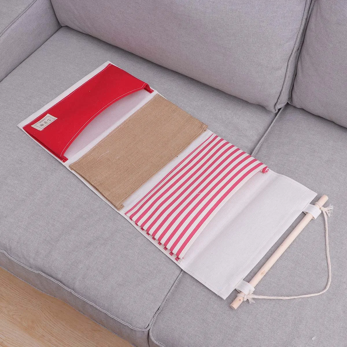 

Wall Hanging Storage Organizer Cotton Linen Waterproof 3-Pockets Bag Wooden Stick For Bathroom Kitchen Door Wardrobe Red