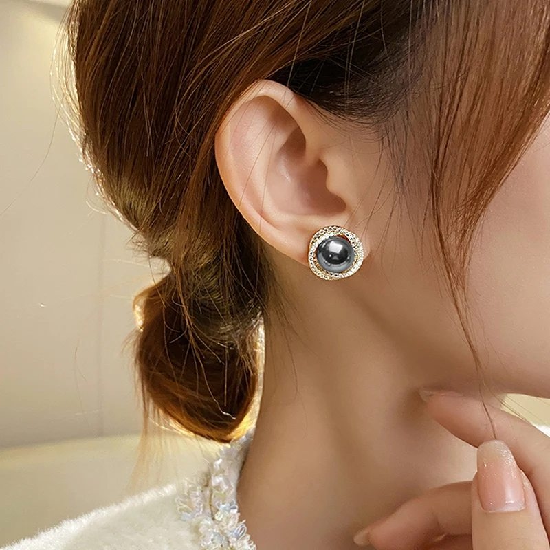 Advanced Design Micro Inlaid Zircon Spiral Grey Pearl Earrings 2025 Halloween Fashion Jewelry For Women‘s Party Ear Accessories